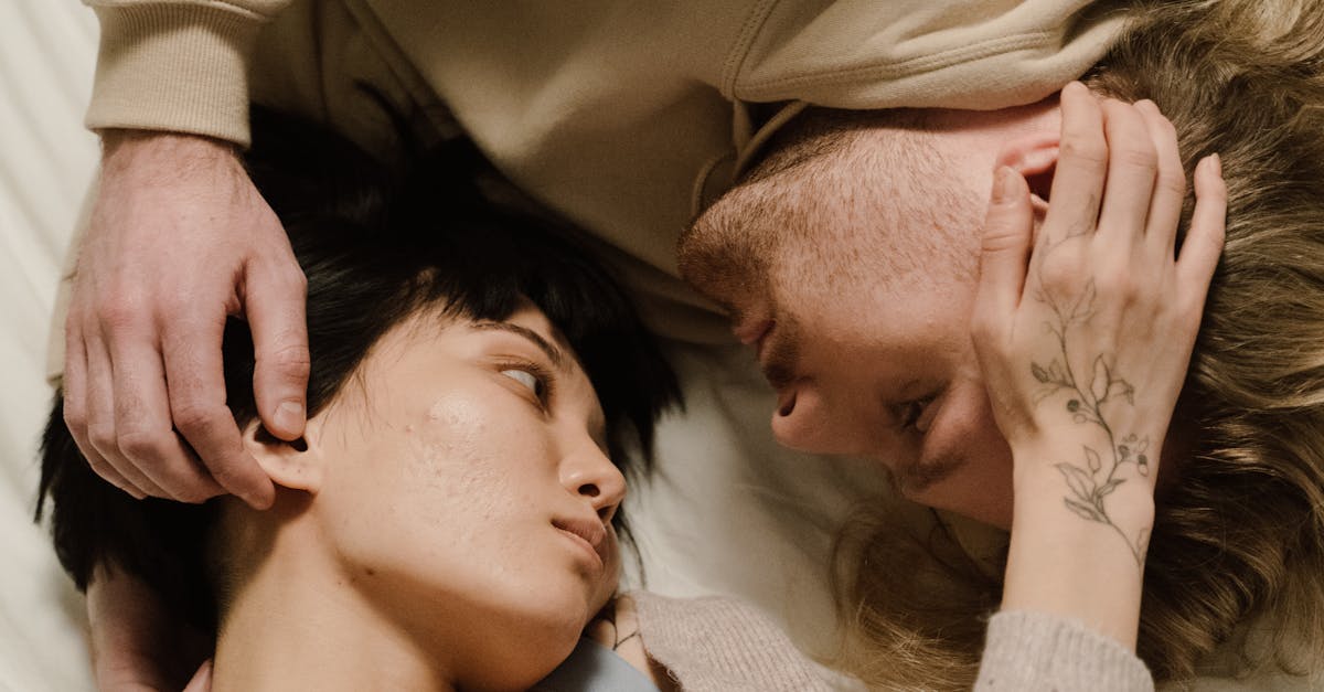 Round-Up: Best Massage Techniques for Couples to Try at Home