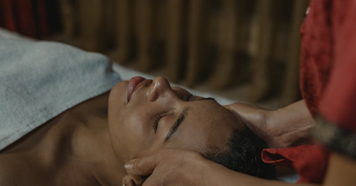 What happens during a couple massage?