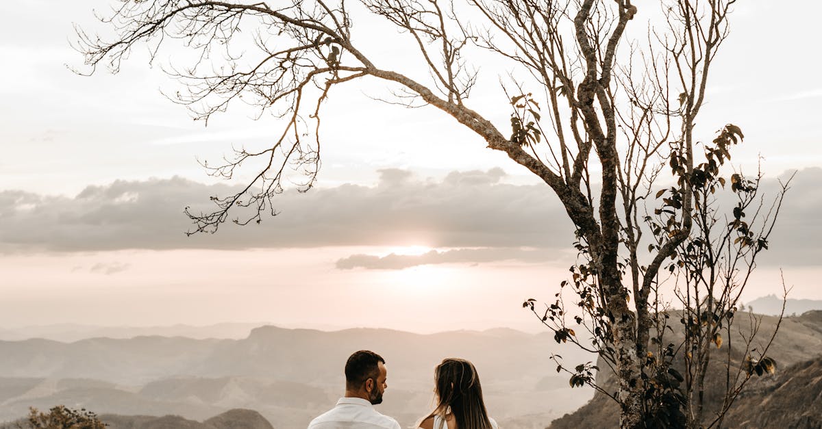 What is the standard tip for a couple's massage?