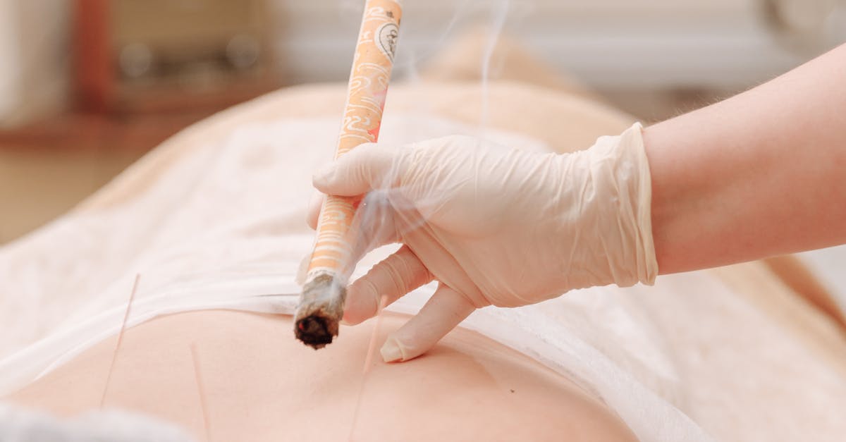 What to Expect from a Couples Massage Experience in Florida