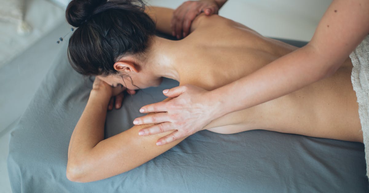 Why a Couples Massage Can Strengthen Your Relationship
